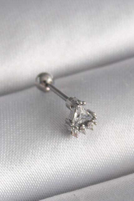 Bouquet Boutique 316L Çelik Gümüş Renk Üçgen Zirkon Taşlı Tragus Piercing