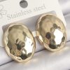 Bouquet Boutique Pirinç Gold Renk İşlemeli Bombe Oval Model Kadın Küpe