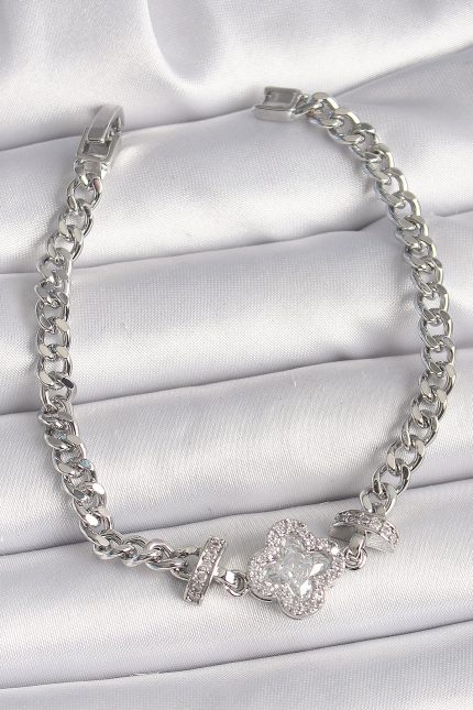 Bouquet Boutique Pirinç Gümüş Renk Zirkon Taşlı Yonca Figür Zincir Model Kadın Bileklik