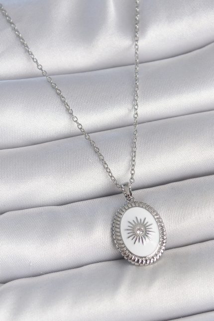 Bouquet Boutique 316L Çelik Gümüş Renk Beyaz Mineli Güneş İşlemeli Nazar Boncuk Detay Madalyon Model Kadın Kolye