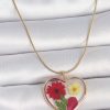 Bouquet Boutique 316L Çelik Gold Renk Zincir Epokis Kalp Doğal Çiçek Model Kadın Kolye