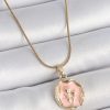 Bouquet Boutique 316L Çelik Gold Renk Zincir Pembe Mineli Çiçek İşlemeli Portre Model Kadın Kolye