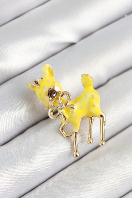 Bouquet Boutique Zirkon Taşlı Fiyonk Detaylı 3D Sarı Ceylan Figürlü Gold Renk Kadın