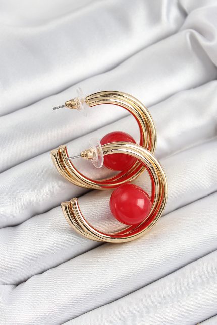 Bouquet Boutique Pirinç Gold Renk Halka Model Kırmızı Boncuk Detay Kadın Küpe