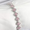 Bouquet Boutique Pirinç Zirkon Taşlı Pembe Yonca Baget Model Gümüş Renk VIP Seri Kadın Bileklik