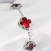 Bouquet Bouqtique 316L Çelik Sedefli Kırmızı Gümüş Renk Yonca Kadın Bileklik BQT35BB7665