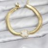 Bouquet Bouqtique 316L Çelik Gold Renk Beyaz Yonca Model Zirkon Taşlı Yılan Zincirli Kadın Bileklik BQT35BB8157