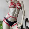 Bouquet Boutique.  Kırmızı Deri Tasma Detaylı Şık Harness Takım