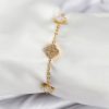 Bouquet Bouqtique 316L Çelik Gold Renk Beyaz ve Zirkon Taşlı Baby Boy Yonca Kadın Bileklik BQT35BB7955