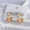 Bouquet Bouqtique Pirinç Gold Renk Beyaz Renk Çiçek İşleme Detay Kadın Küpe BQT35BKP7894