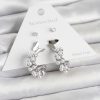 Bouquet Bouqtique Pirinç Gümüş Renk Kelebek Detaylı Kadın Küpe Seti BQT35BKP11700