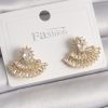 Bouquet Bouqtique Pirinç Gold Renk Zirkon Taşlı Yelpaze Model Kadın Küpe BQT35BKP9915