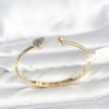 Bouquet Bouqtique Pirinç Gold Renk Kalpli Model Kadın Kelepçe Bileklik BQT35BB8089