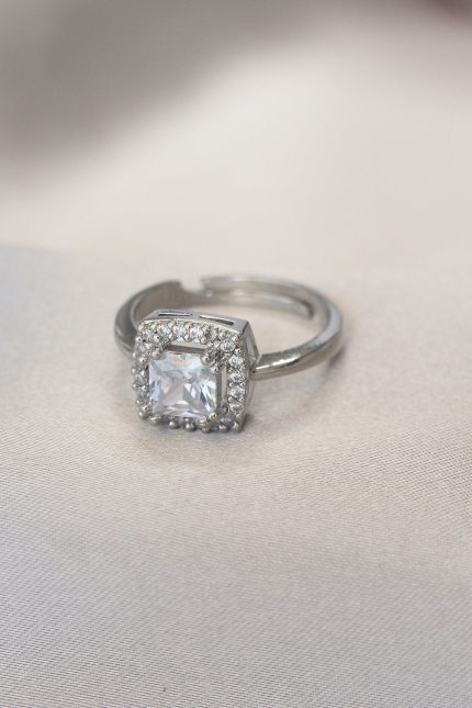 Bouquet Bouqtique Gümüş Renk Baget ve Zirkon Taşlı Kare Yüzük BQT35BYK1740