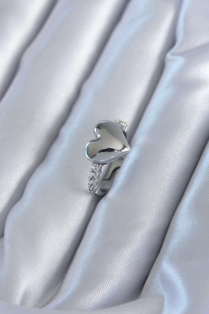 Bouquet Boutique Gümüş Renk Pirinç Zirkon Taşlı Kalp Model Kadın Yüzük BQT35BYK2820