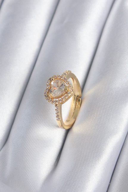 Bouquet Bouqtique Pirinç Gold Renk Zirkon Taşlı Kalp Charm Model Kadın Yüzük BQT35BYK2959