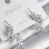 Bouquet Bouqtique Pirinç Gümüş Renk Zirkon Taşlı Yaprak Model Kadın Küpe BQT35BKP9946