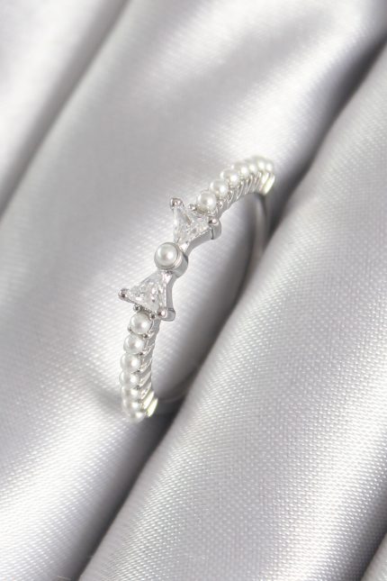 Bouquet Bouqtique Pirinç Gümüş Renk Zirkon Taşlı Kurdele Model İnci Detay Kadın Yüzük BQT35BYK3060