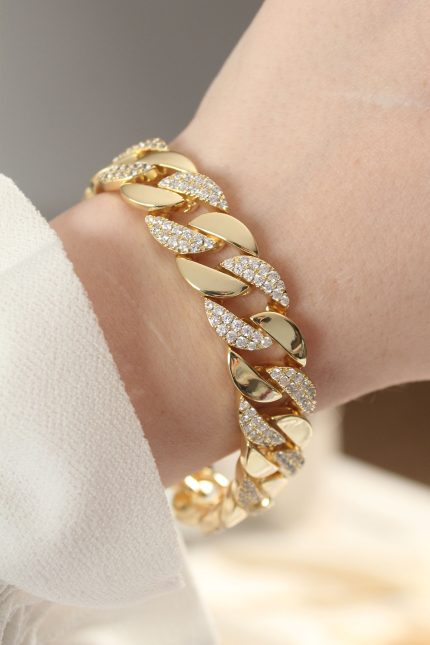 Bouquet Bouqtique Vip Seri Pirinç Zirkon Taşlı Gold Renk Gurmet Bileklik BQT35BB6049