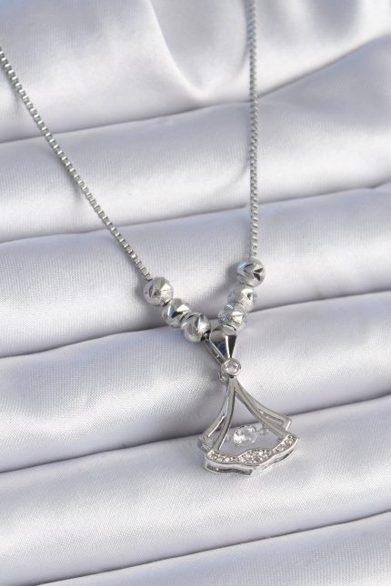 Bouquet Bouqtique 316L Çelik Zincir Gümüş Renk Gingko Yaprağı Model Zirkon Taş Detay Kadın Kolye BQT35BKO9351