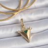 Bouquet Bouqtique Pirinç Gold Renk Zirkon Taşlı 3D Üçgen Model Ajda Charm BQT35BC1002