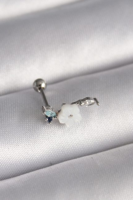 Bouquet Bouqtique 316L Çelik Gümüş Renk Zirkon Taş Detay Beyaz Çiçek Model Tragus Piercing BQT35PR1359
