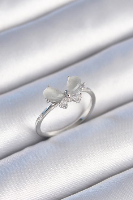 Bouquet Bouqtique Pirinç Gümüş Renk Zirkon Taşlı Beyaz Mineli Kelebek Model Kadın Yüzük BQT35BYK3465