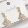 Bouquet Bouqtique Pirinç Gold Renk Zirkon Taşlı Motif Model Kadın Küpe BQT35BKP9778