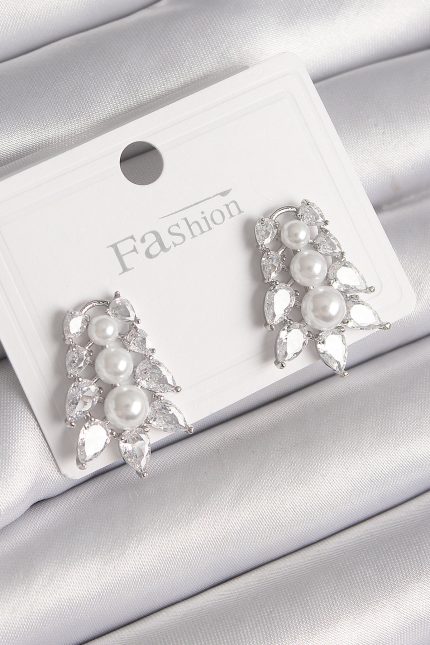 Bouquet Bouqtique Pirinç Gümüş Renk Zirkon Taşlı Yaprak Model İnci Detay Kadın Küpe BQT35BKP9799
