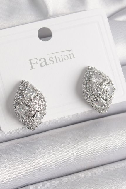 Bouquet Bouqtique Pirinç Gümüş Renk Zirkon Taş İşlemeli Damla Model Kadın Küpe BQT35BKP9863