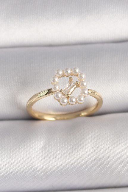 Bouquet Bouqtique Pirinç Gold Renk Zirkon Taş Detaylı İncili Ayarlanabilir Yüzük BQT35BYK3541