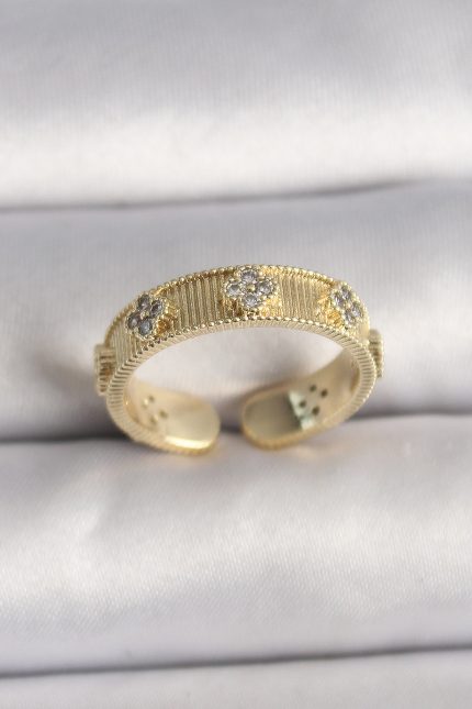 Bouquet Bouqtique Pirinç Gold Renk Zirkon Taşlı Yonca İşlemeli Ayarlanabilir Yüzük BQT35BYK3545
