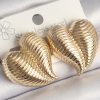 Bouquet Bouqtique Pirinç Gold Renk İşlemeli Bomba Kalp Model Kadın Küpe BQT35BKP10260