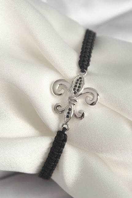 Bouquet Bouqtique Pirinç Gümüş Renk Zirkon Taş İşlemeli Zambak Model Asansörlü Makrome Model Kadın Bileklik BQT35BB6806