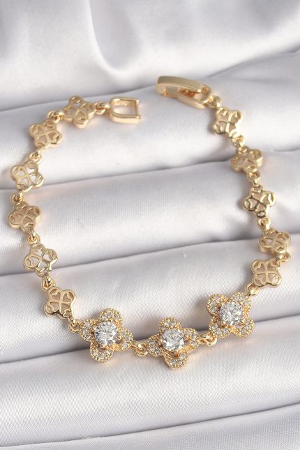 Bouquet Bouqtique Pirinç Gold Renk Zirkon Taşlı Yonca Model Kadın Bileklik BQT35BB6812