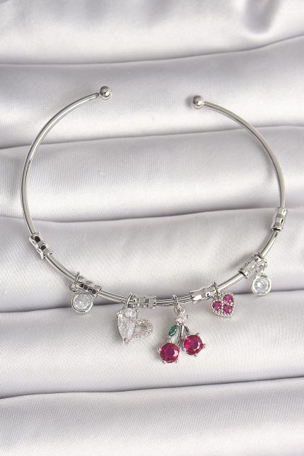 Bouquet Bouqtique Pirinç Gümüş Renk Sallantı Kiraz Figür Kalp Detay Charm Kadın Bileklik BQT35BB6901