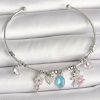 Bouquet Bouqtique Pirinç Gümüş Renk Sallantı Zirkon Taşlı Ayıcık Figür Çiçek Detay Charm Kadın Bileklik BQT35BB6908