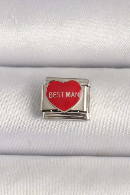 Bouquet Bouqtique 316L Çelik Gümüş Renk 'Best Man' Yazılı Kırmızı Kalp İşlemeli Nomination Charm BQT35BC1208