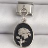 Bouquet Bouqtique 316L Çelik Gümüş Renk Gümüş Çiçek İşlemeli Siyah Portre Model Nomination Charm BQT35BC1210