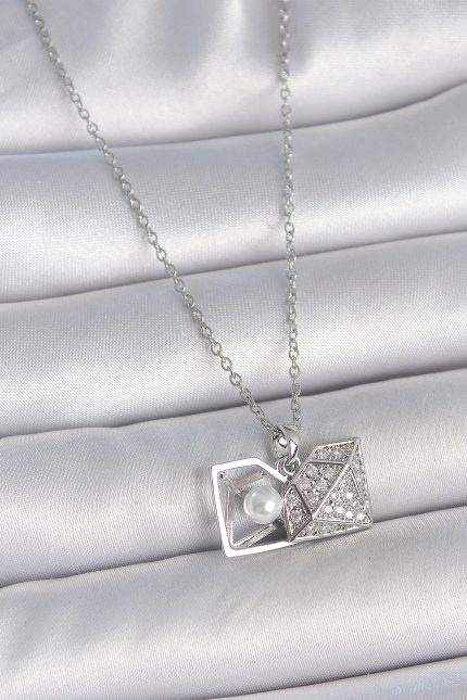 Bouquet Bouqtique 316L Çelik Gümüş Renk Zincir Zirkon Taşlı İncili Açılır Elmas Model Kadın Kolye BQT35BKO10048