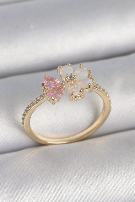 Bouquet Bouqtique Pirinç Gold Renk Beyaz Mineli Pembe Zirkon Taşlı Çiçek Model Kadın Yüzük BQT35BYK3709