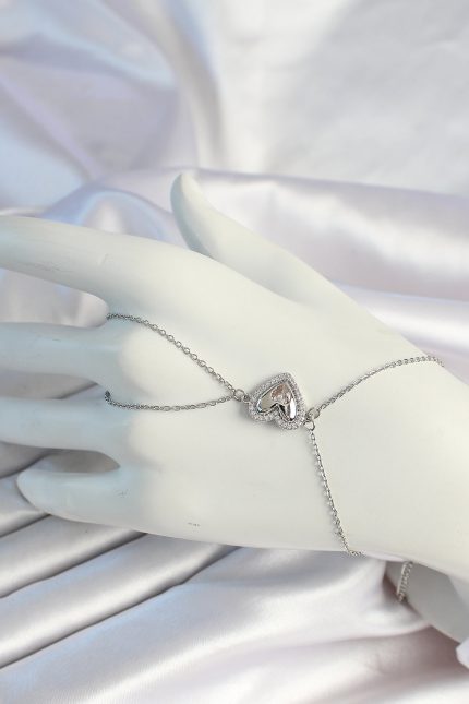 Bouquet Bouqtique 316L Çelik Zincirli Gümüş Renk Kalp Figürlü Zirkon Taşlı Şahmeran BQT35SN671
