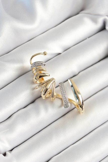Bouquet Bouqtique Pirinç Zirkon Taş Kaplamalı Sarmal Figürlü Gold Renk Kadın Sağ Kıkırdak Küpe BQT35BKP10630