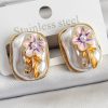 Bouquet Bouqtique Pirinç Beyaz Mineli İnci Detaylı Çiçek Figürlü Sanatsal Portre Model Gold Renk Kadın Küpe BQT35BKP10692
