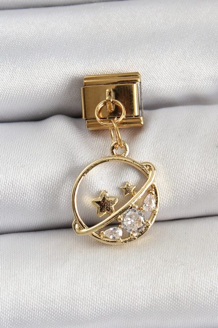 Bouquet Bouqtique 316L Çelik Sallantılı Zirkon Taşlı Satürn Model Gold Renk Nomination Charm BQT35BC1418