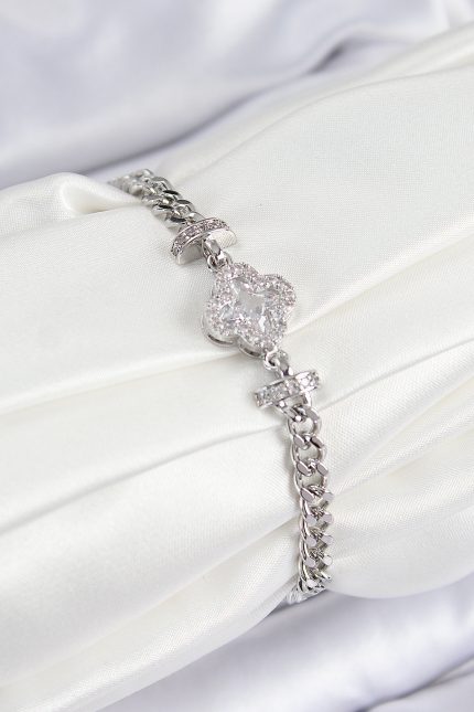 Bouquet Bouqtique Pirinç Zirkon Taşlı Yonca Model Gümüş Renk Kadın Bileklik BQT35BB7898