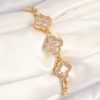 Bouquet Bouqtique Pirinç Zirkon Taşlı Yonca Model Gold Renk Kadın Bileklik BQT35BB8494