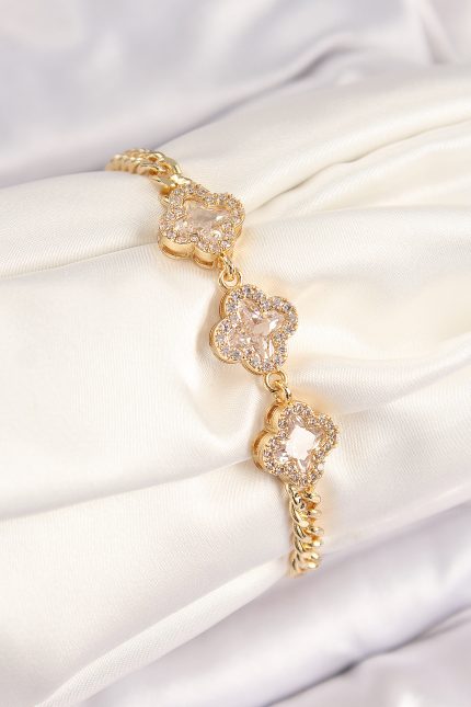 Bouquet Bouqtique Pirinç Zirkon Taşlı Yonca Model Gold Renk Kadın Bileklik BQT35BB8494