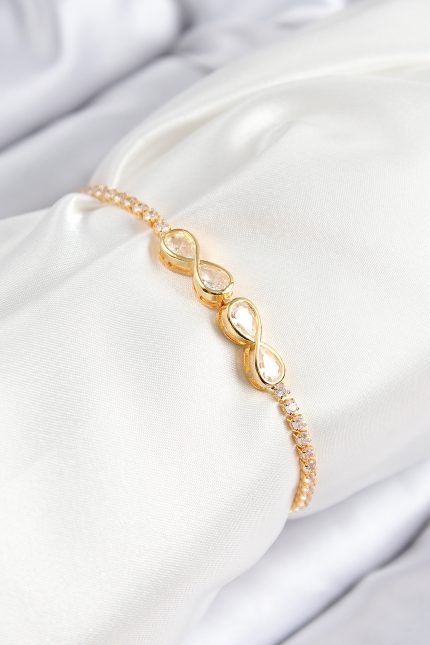 Bouquet Bouqtique Pirinç Zirkon Taşlı Sonsuzluk Model Gold Renk Asansörlü Kadın Bileklik BQT35BB7721