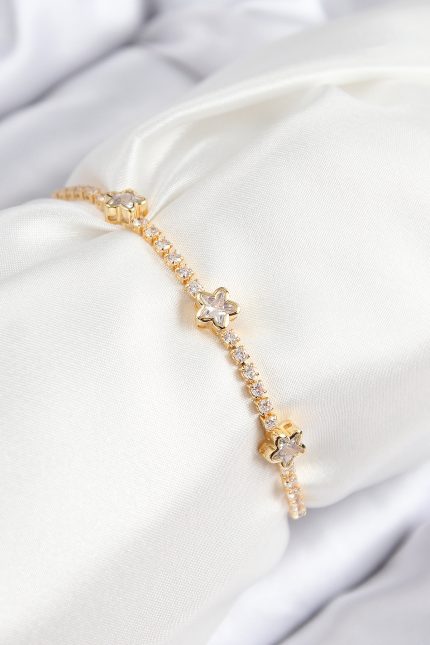 Bouquet Bouqtique Pirinç Zirkon Taşlı Yıldız Model Gold Renk Asansörlü Kadın Bileklik BQT35BB7737